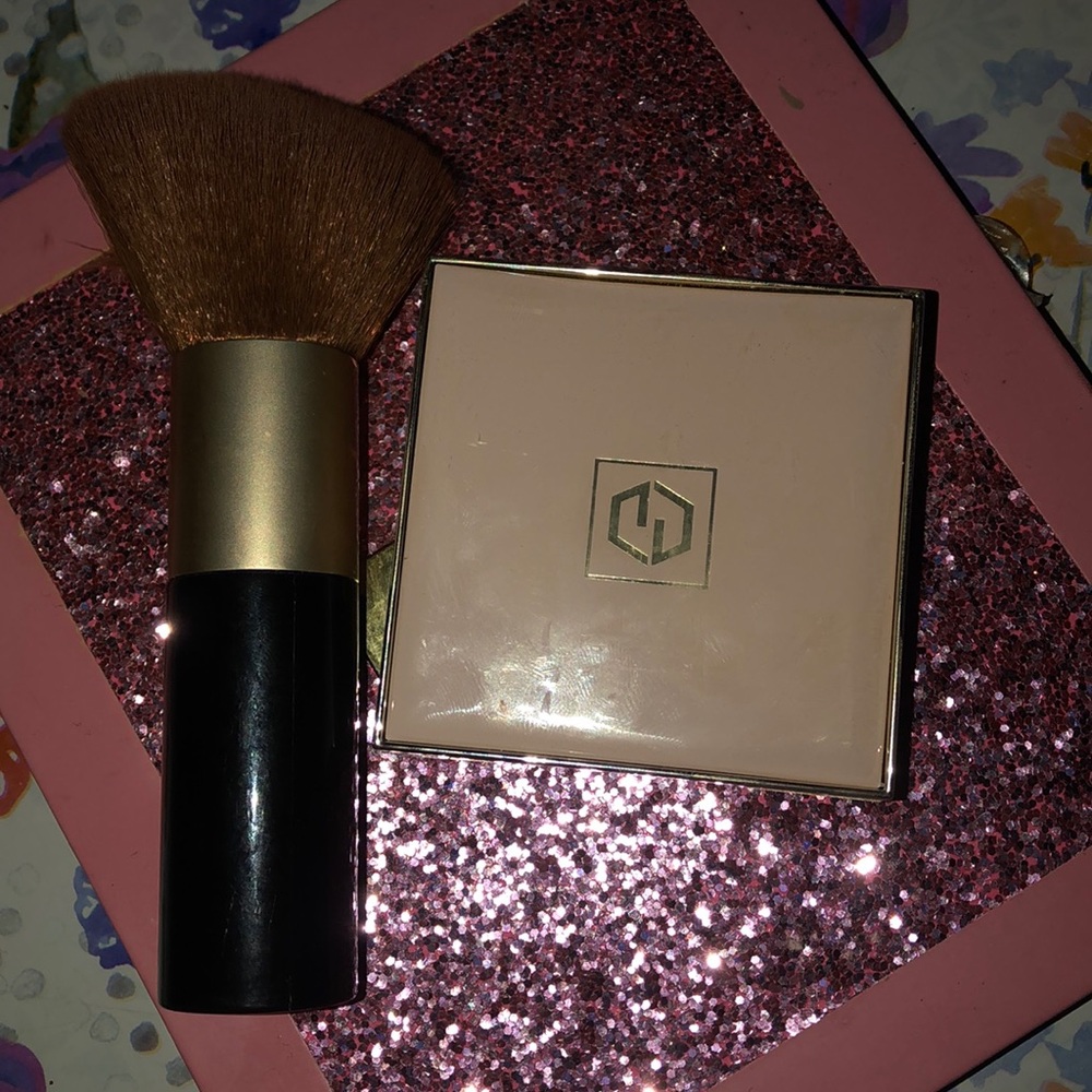 JOUER SOFT FOCUS PRESSED POWER +BRUSH